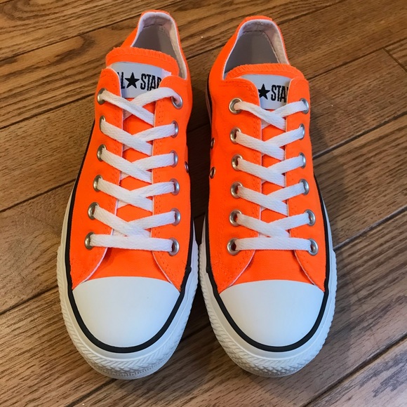 converse neon orange